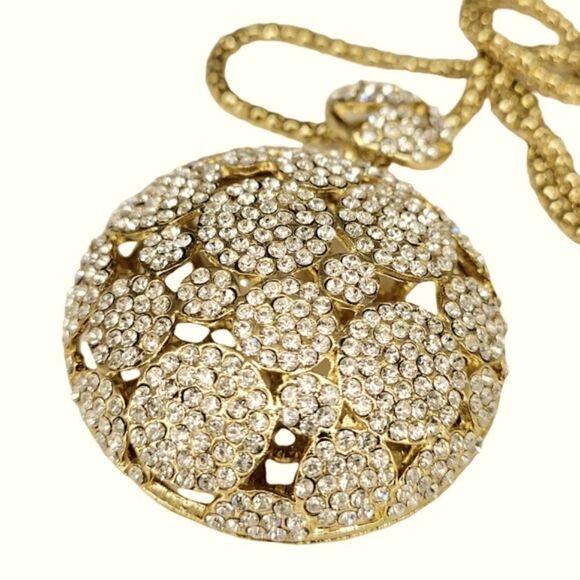 Large Round Crystal Pendant Necklace - Picture 5 of 13